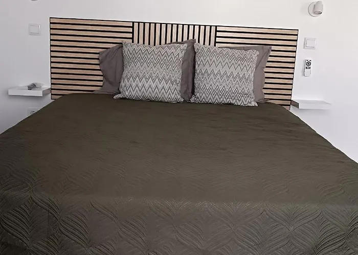 Amendoeira House - House In * 蓬他达维托亚