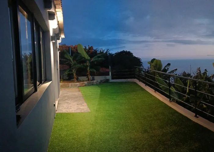 בית נופש Amendoeira House - House In פונטה דו סול